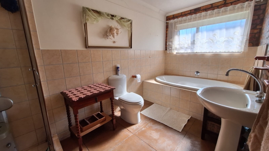 3 Bedroom Property for Sale in Stilbaai Wes Western Cape
